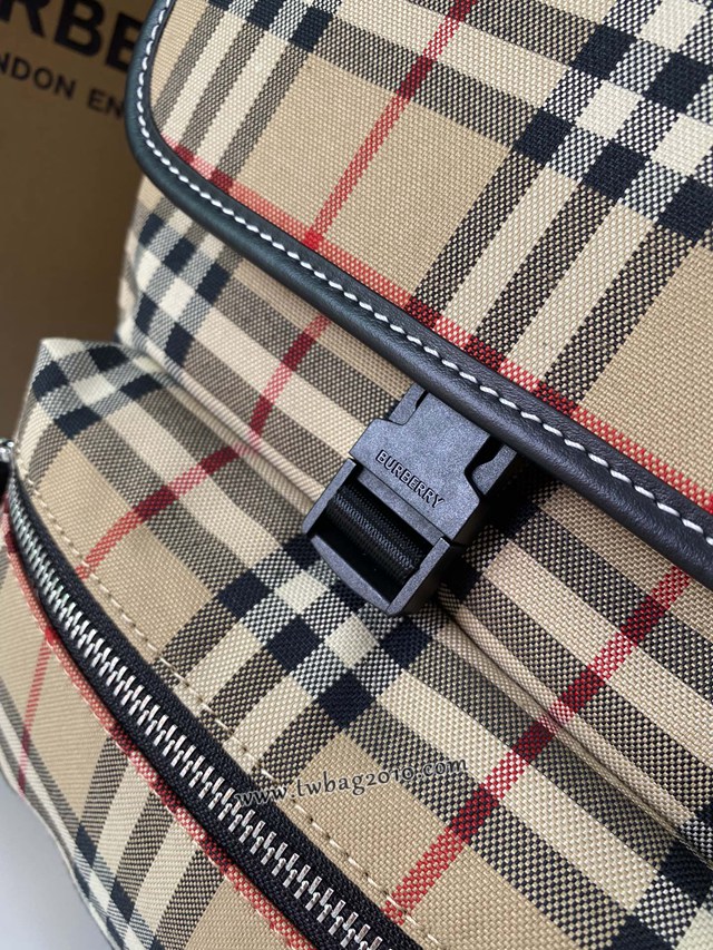 Burberry專門店新款雙肩包 巴寶莉經典格紋男女款後背包 yxb1194